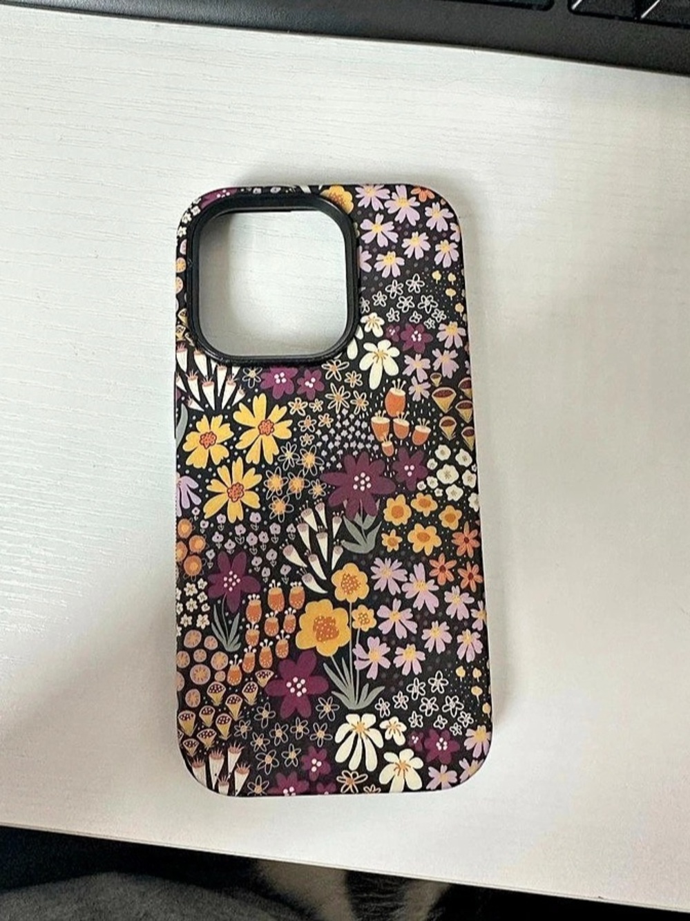 Casely Falling for You Plum Floral Case iPhone 14 Pro